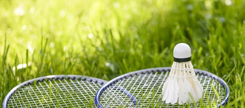 Badminton im Freien spielen kompetente hilfe bei Schulden Schuldnerberatung Berlin Charlottenburg-Wilmersdorf
